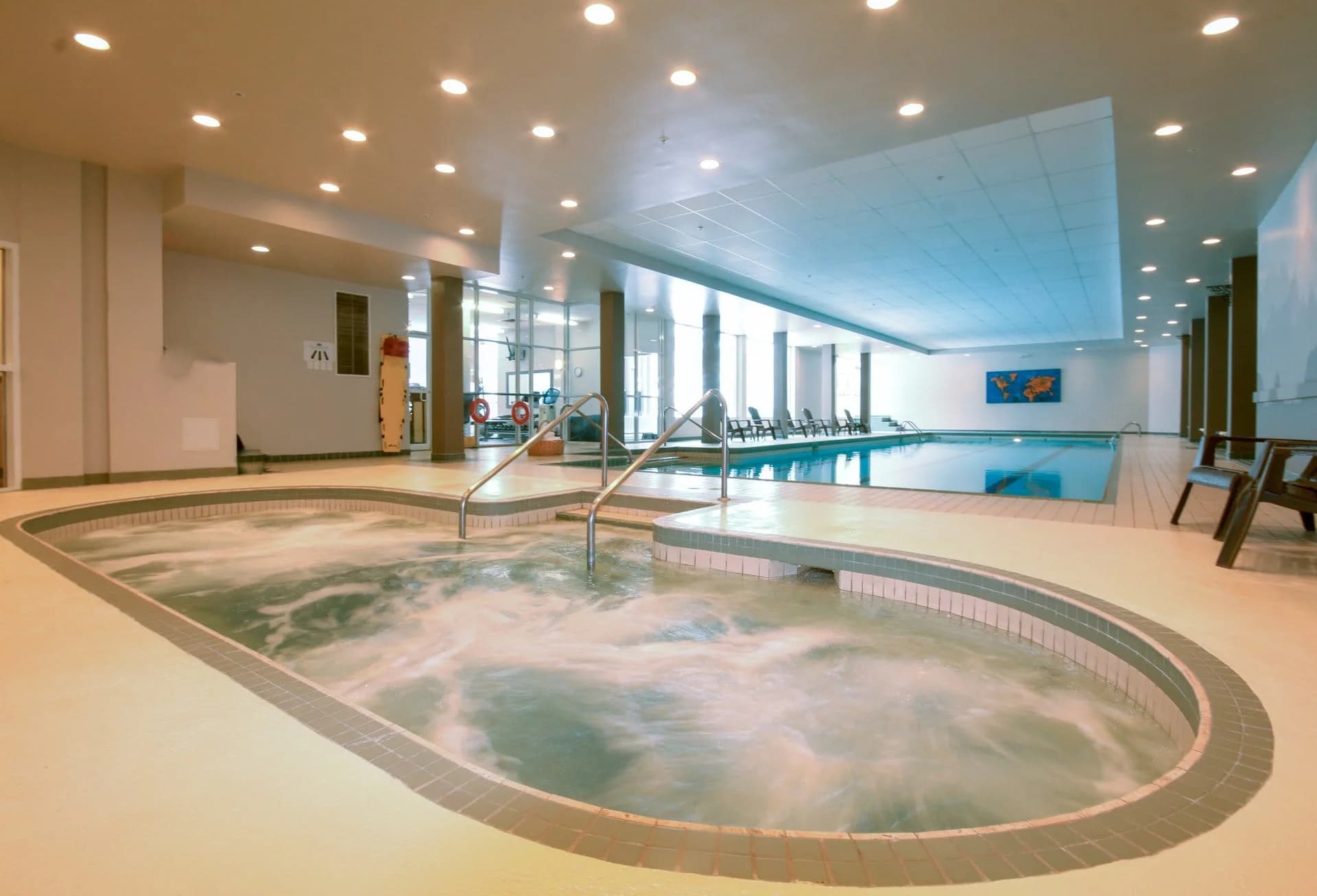 Jacuzzi & Pool